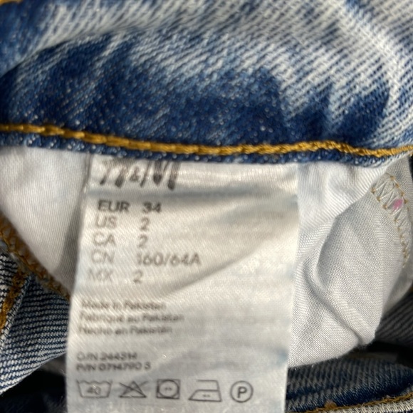 H&M &Denim Mom Jeans Ultra High Waist Ankle Blue Medium Wash Button Fly Size 2 - Picture 8 of 12